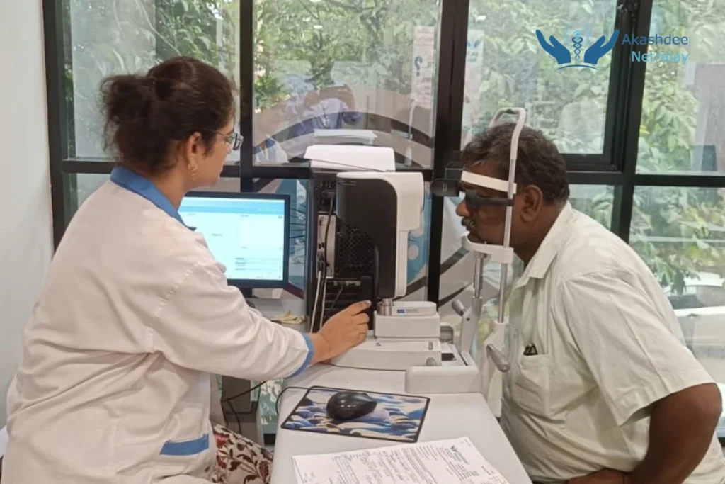 Detailed eye examination before cataract surgery